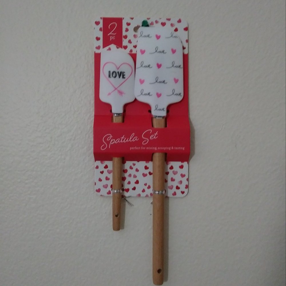 2 PC. Silicone Spatula Set White with Pink Hearts